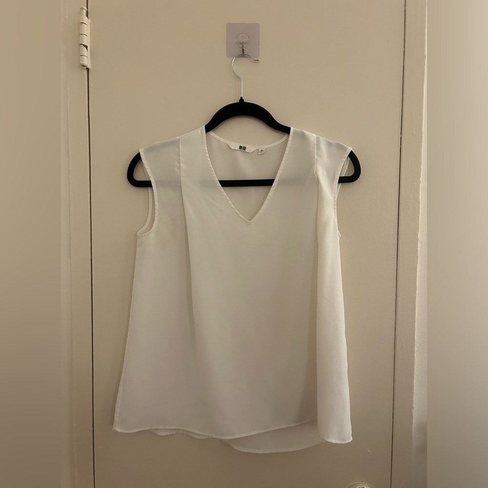 Uniqlo V-neck Pleated Top